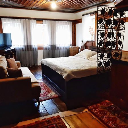 Kulla Dula Guesthouse Gjakova Exteriér fotografie