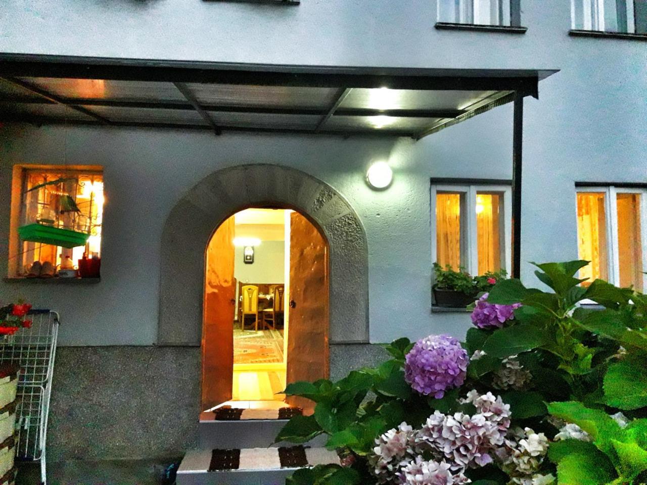 Kulla Dula Guesthouse Gjakova Exteriér fotografie